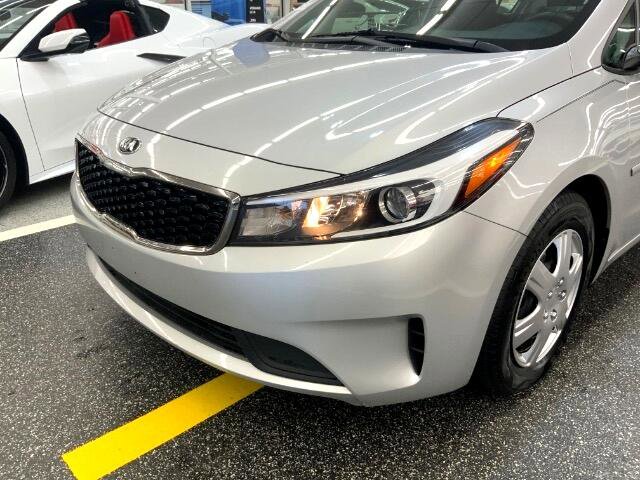 Used 2017 Kia Forte LX image 34