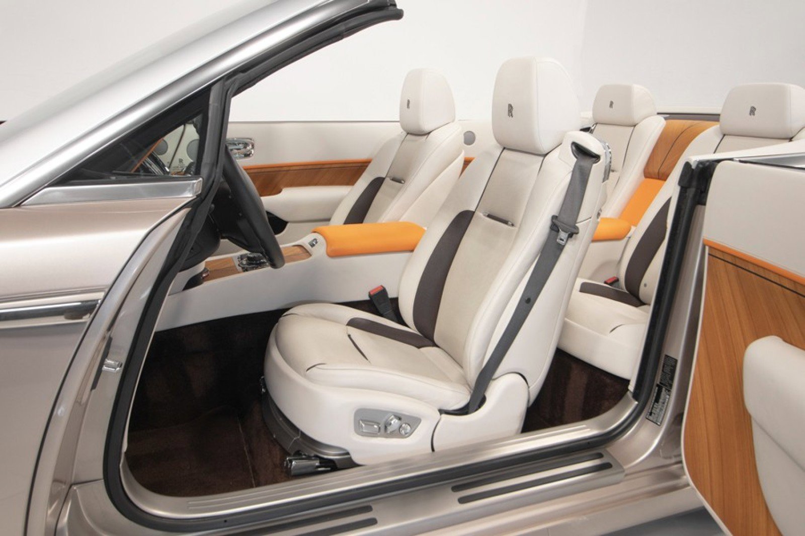 Used 2019 Rolls-Royce Dawn image 38