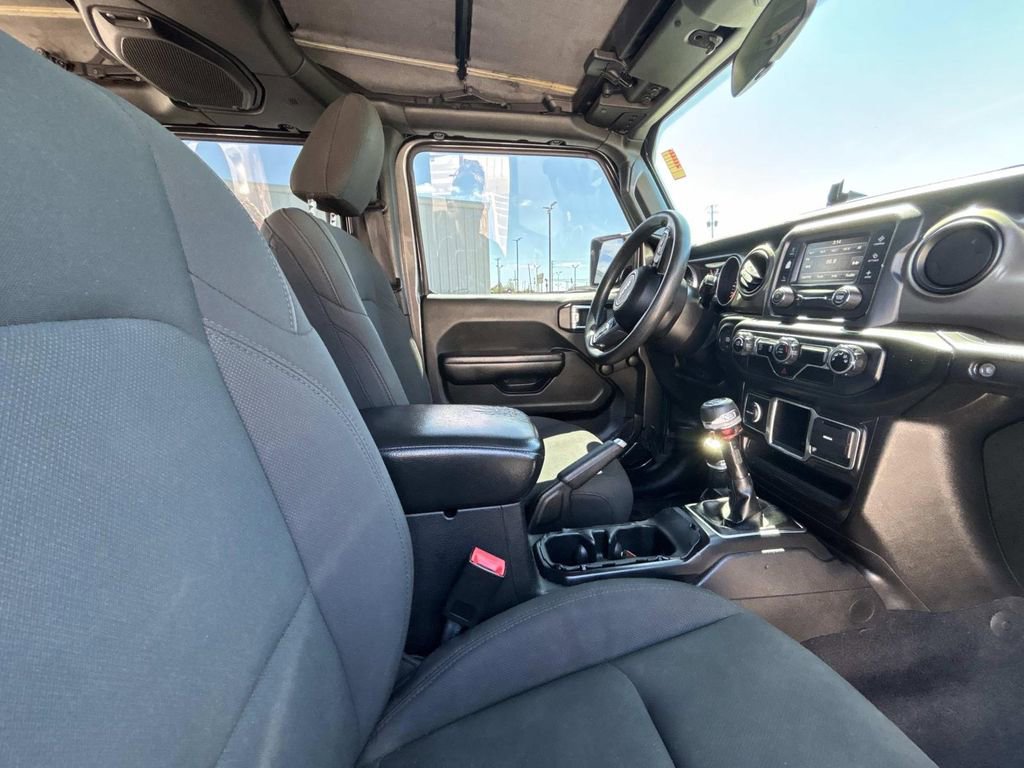 Used 2018 Jeep Wrangler Unlimited Sport image 16