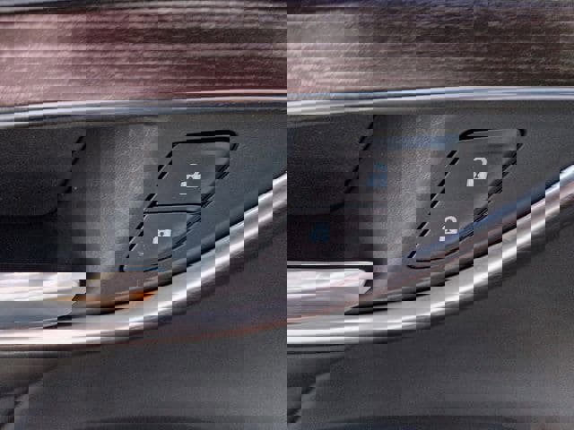 Used 2021 Buick Envision Avenir w/ Technology Package II AWD/4WD image 16