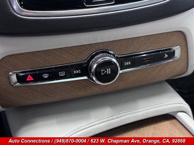 Used 2016 Volvo XC90 T6 Inscription w/ Vision Package AWD/4WD image 18