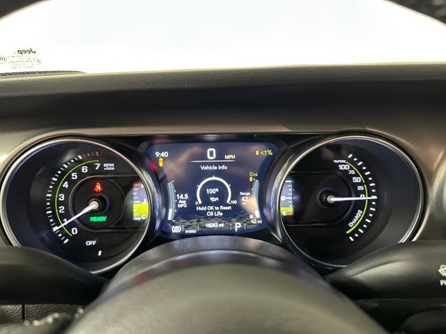 Used 2023 Jeep Wrangler Unlimited w/ Cold Weather Group image 17