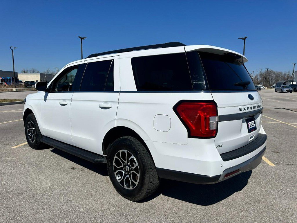 Used 2024 Ford Expedition XLT image 3