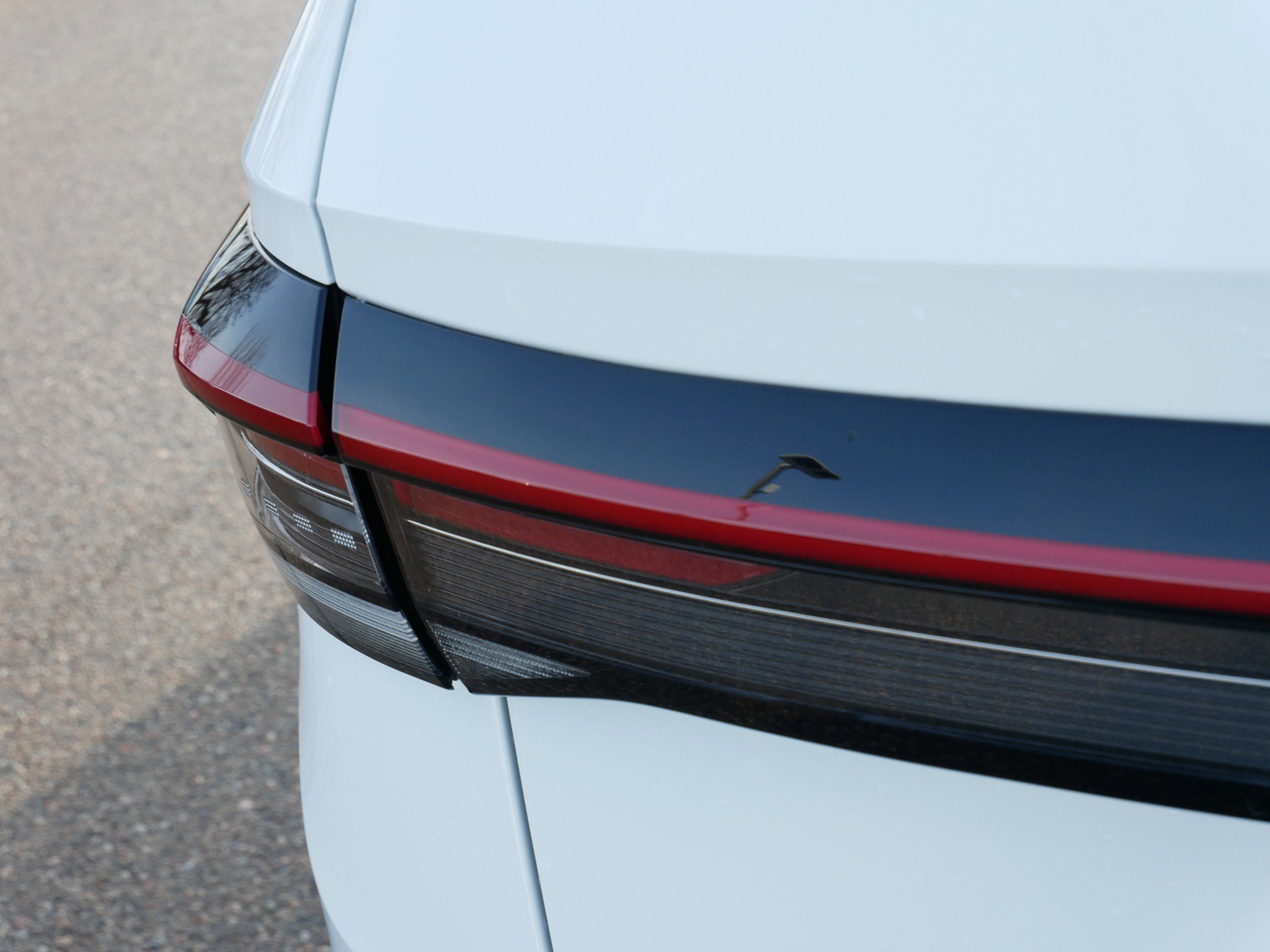 Certified 2025 Volkswagen Taos SE image 17