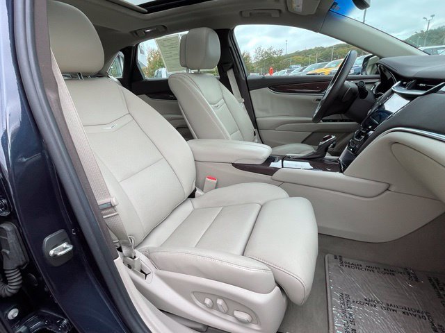 Used 2014 Cadillac XTS Luxury w/ Driver Awareness Package FWD image 31
