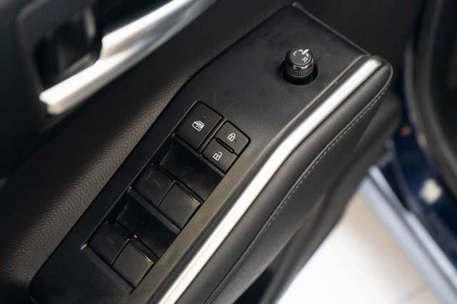 Used 2023 Toyota Highlander XLE image 14