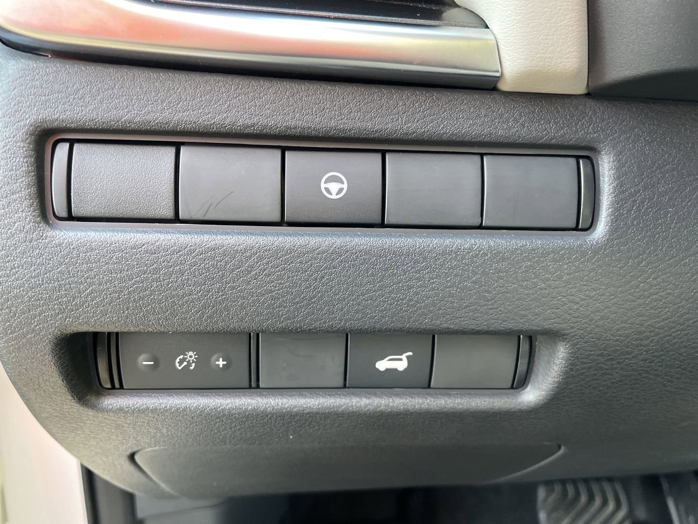 Used 2021 Nissan Rogue SV w/ Premium Package image 12