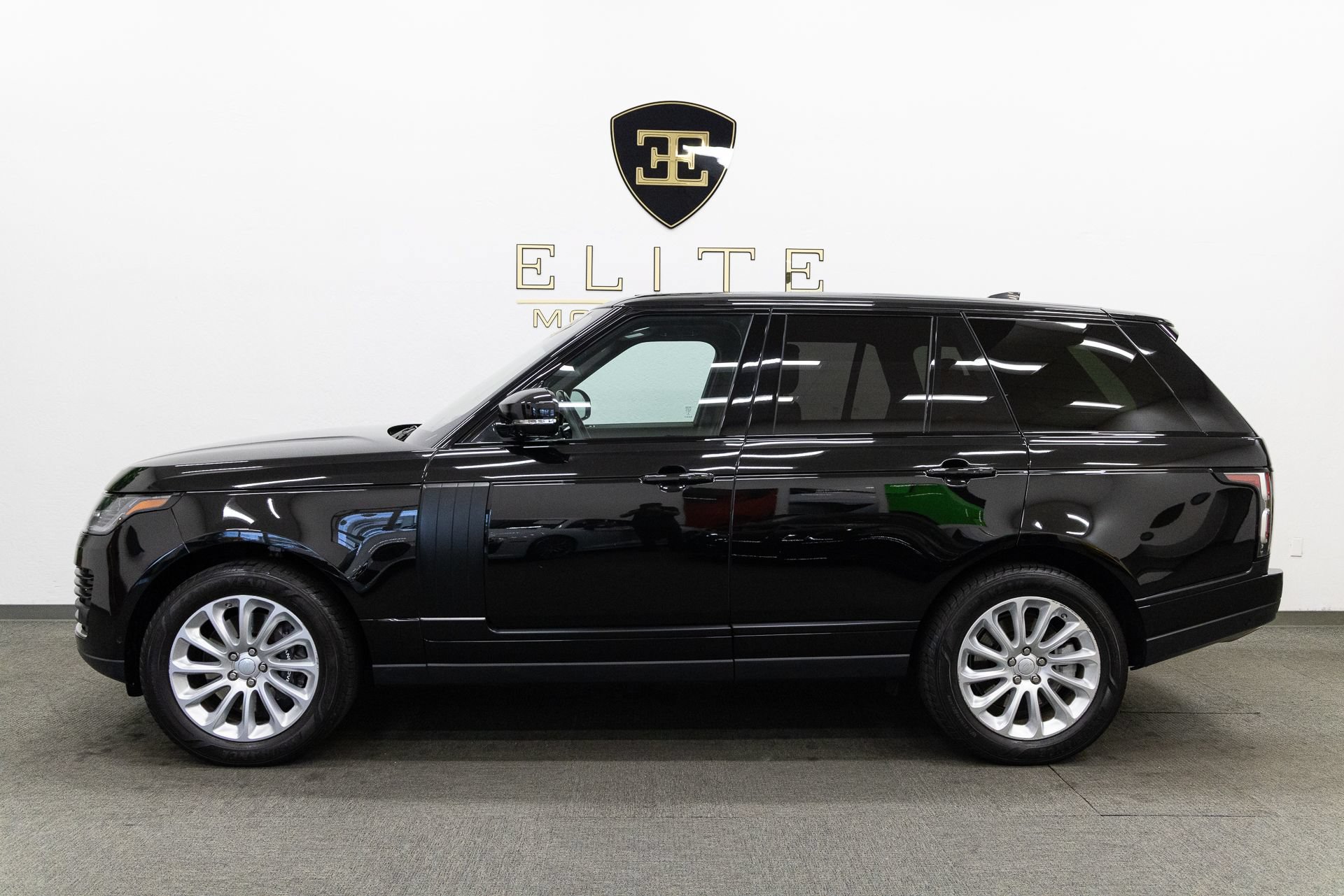 Used 2020 Land Rover Range Rover HSE AWD/4WD image 2