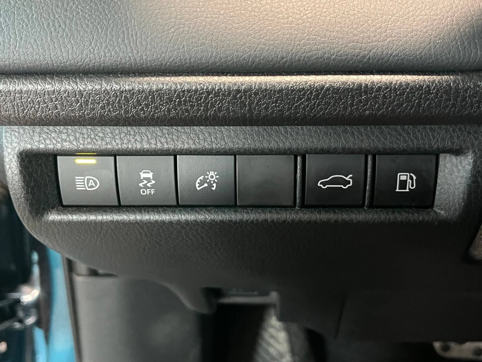 Used 2025 Toyota Camry XSE FWD image 35