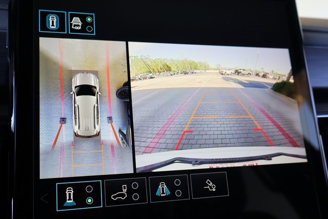 New 2025 GMC Acadia AT4 w/ Luxury Package image 27