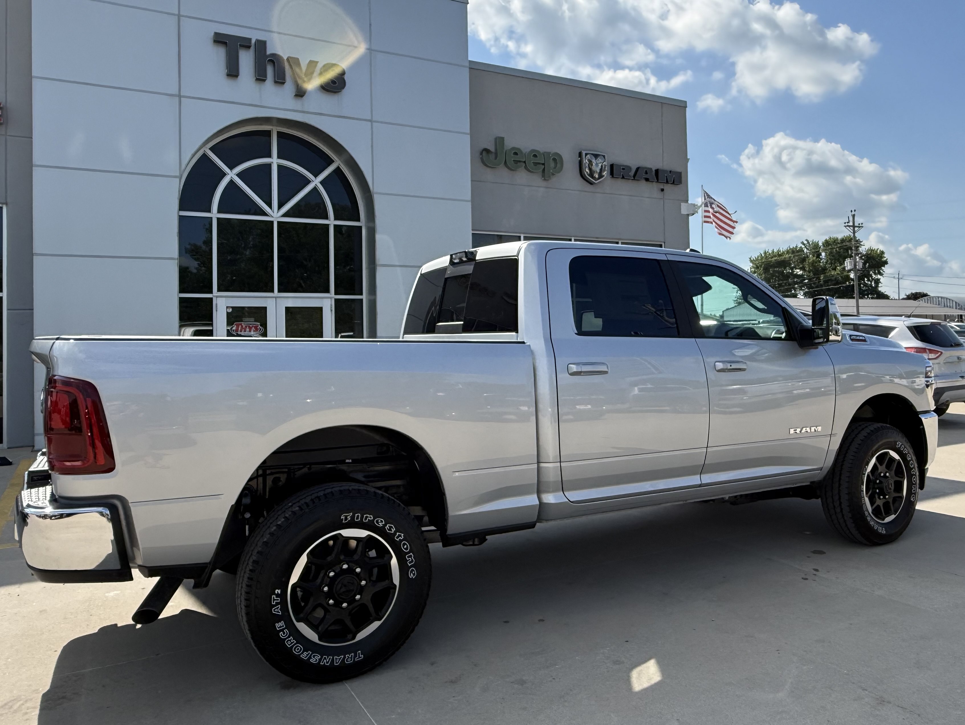 New 2026 RAM 2500 Laramie AWD/4WD image 32
