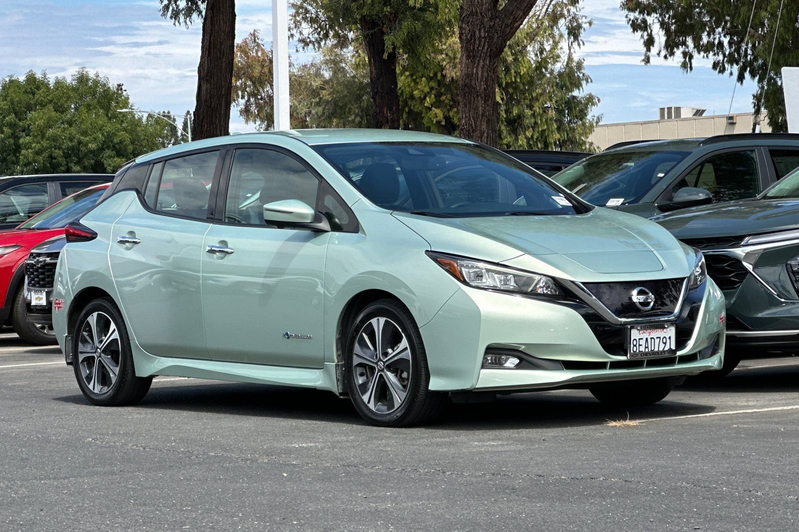 Used 2018 Nissan Leaf SL w/ SL Technology Package FWD image 2