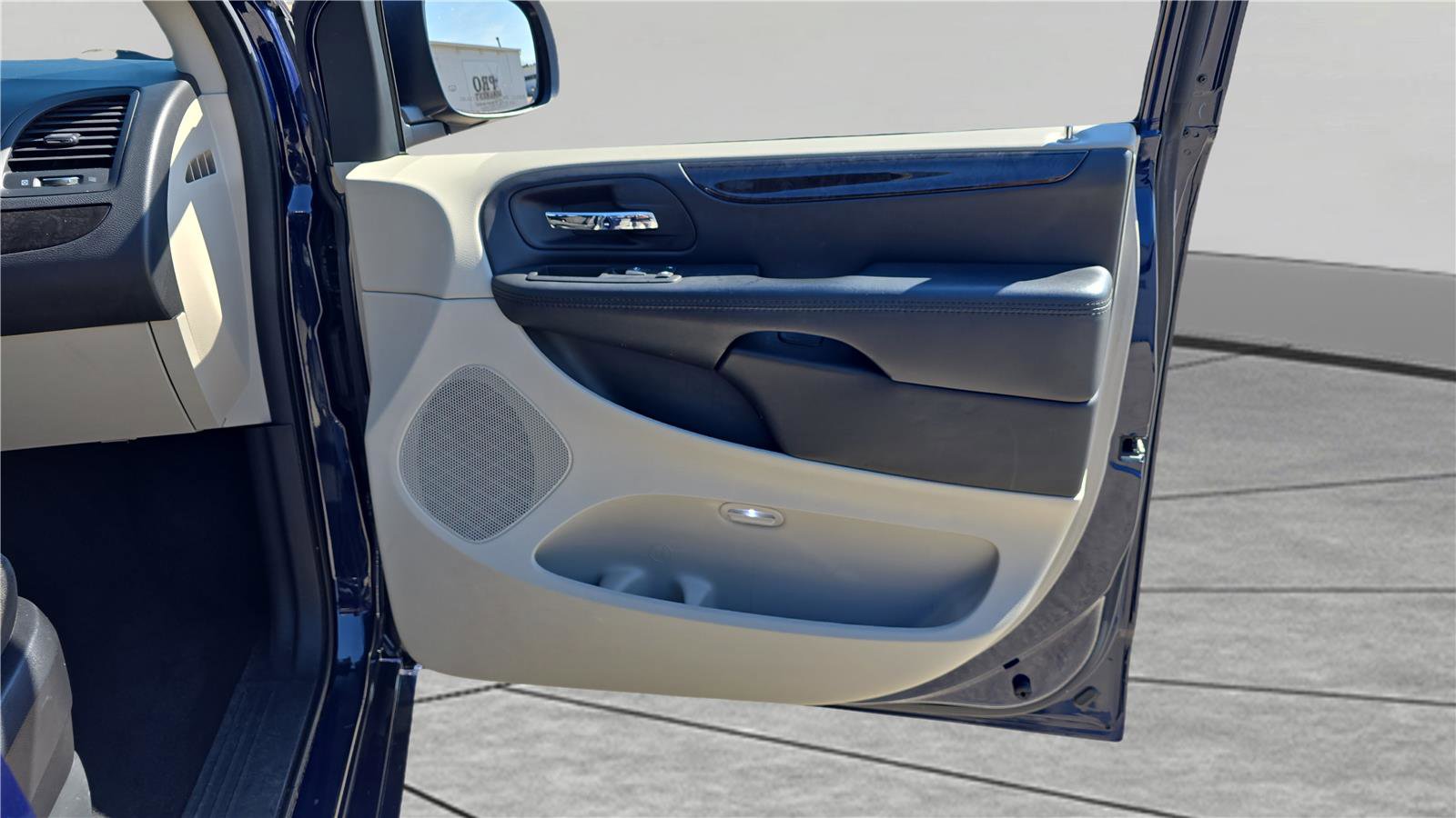 Used 2016 Dodge Grand Caravan SE w/ Quick Order Package 29E SE image 15