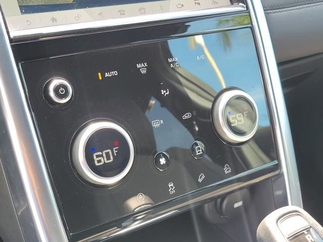 Used 2020 Land Rover Discovery Sport image 25