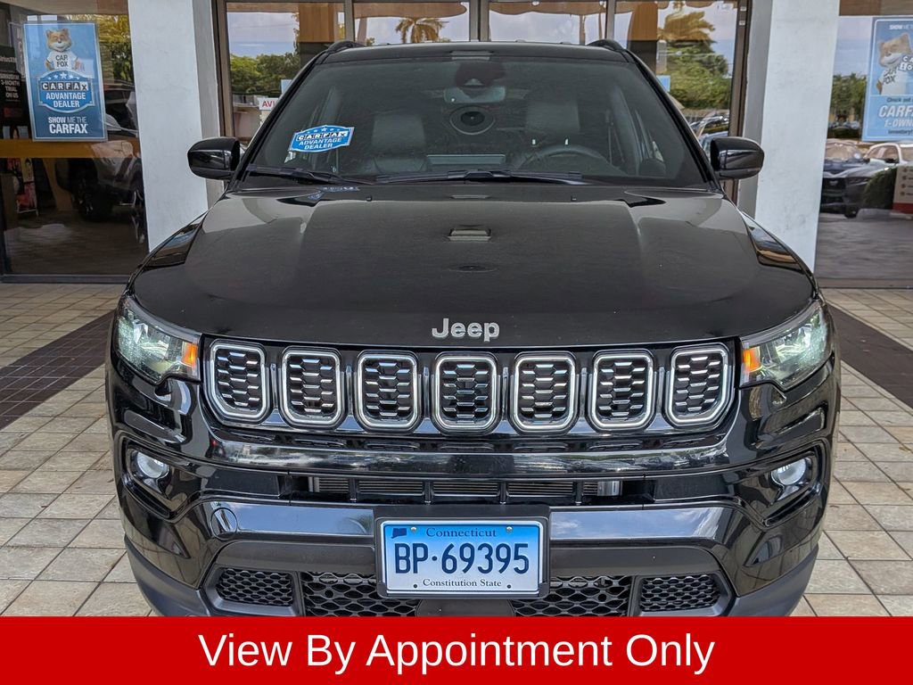 Used 2025 Jeep Compass Limited AWD/4WD image 2