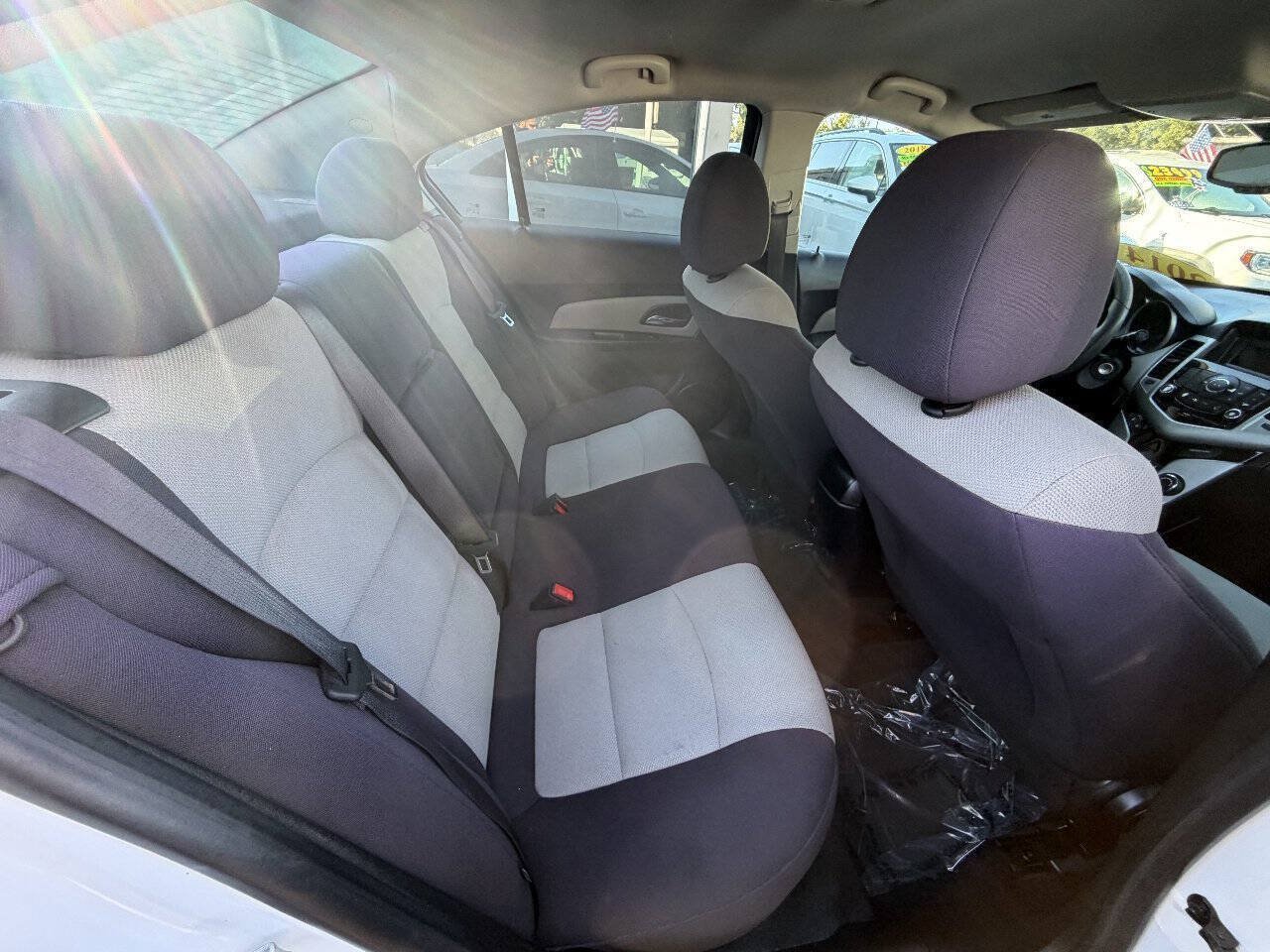 Used 2014 Chevrolet Cruze LS FWD image 14