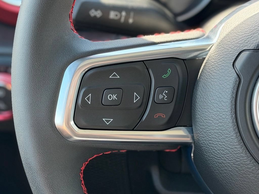Used 2023 Jeep Gladiator Rubicon w/ Cold Weather Group AWD/4WD image 7