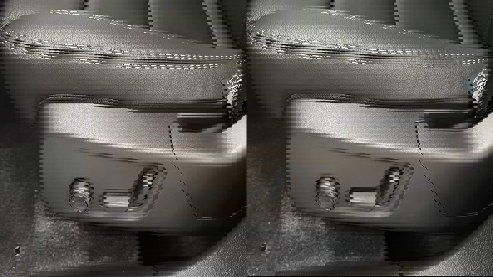 Used 2026 Volvo XC40 B5 Ultra w/ Protection Package Premier image 24