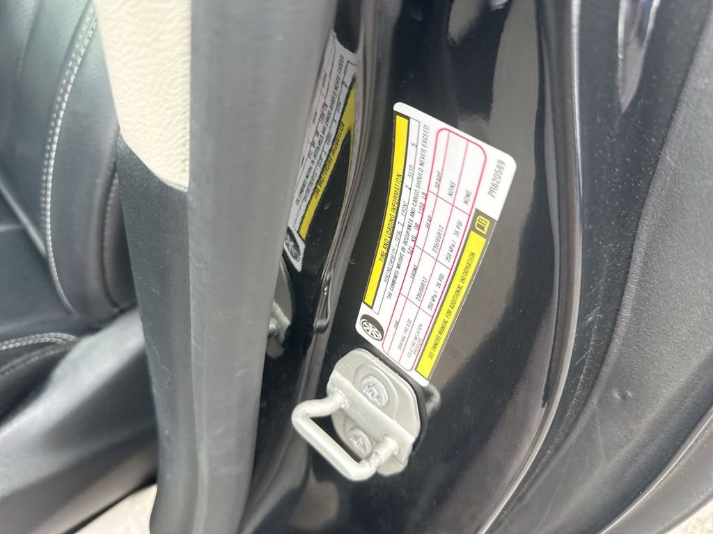 Used 2023 Chrysler Pacifica Touring-L FWD image 33