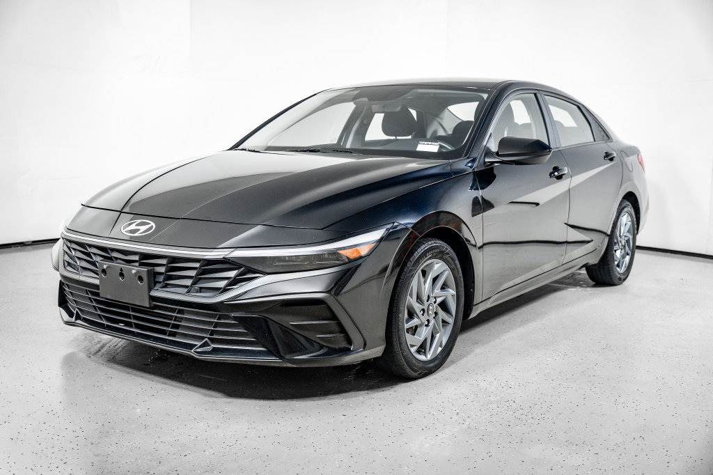 Certified 2024 Hyundai Elantra SEL FWD image 16