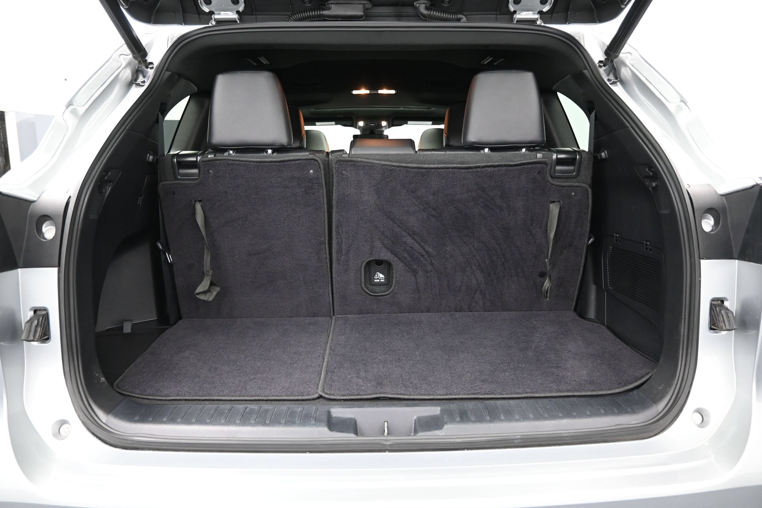 Used 2021 Toyota Highlander XSE FWD image 7