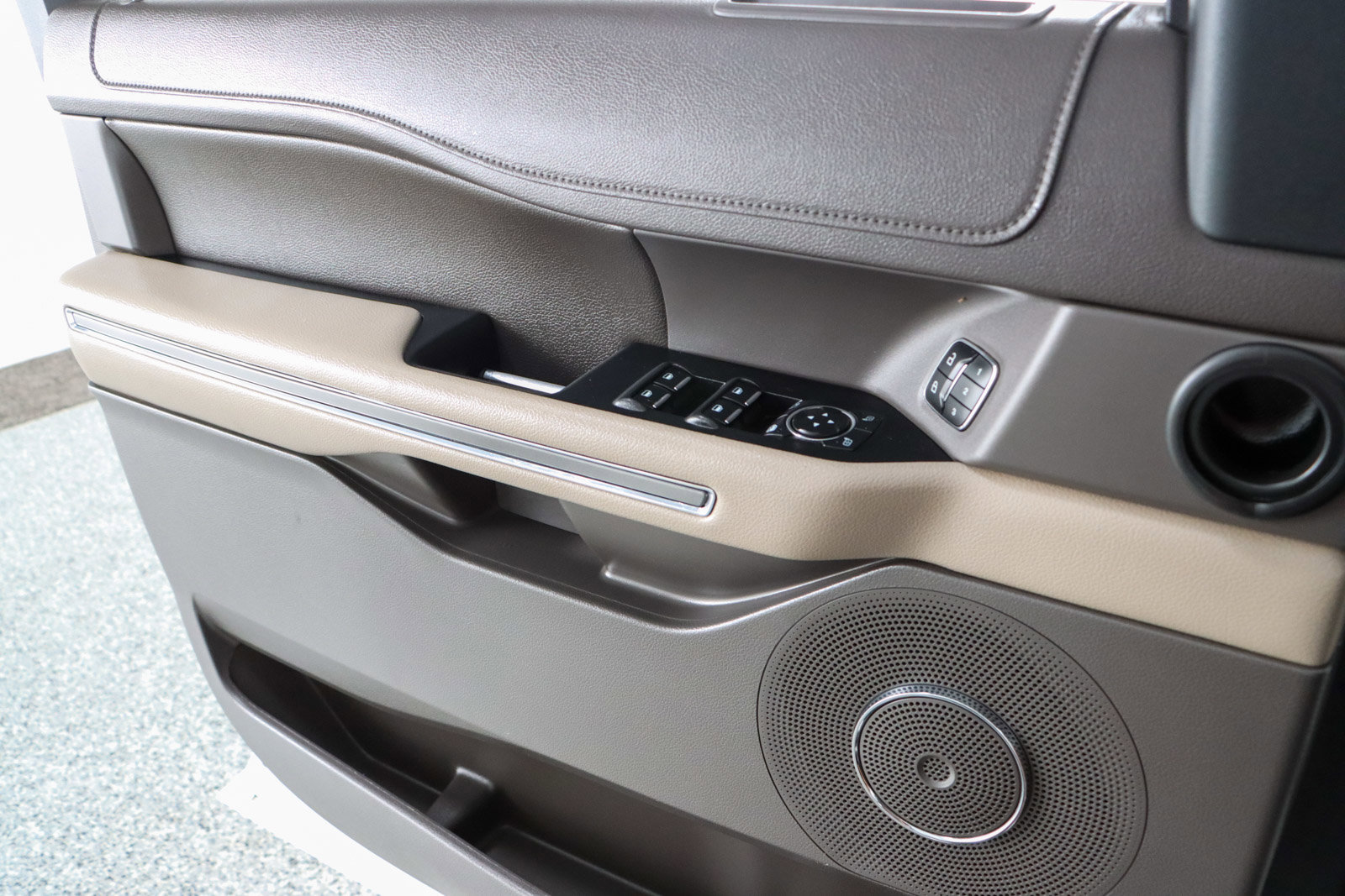 Used 2021 Ford Expedition XLT image 23