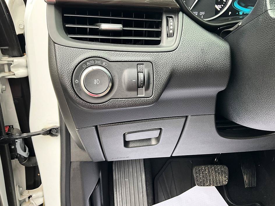 Used 2019 Buick Envision Premium AWD/4WD image 17