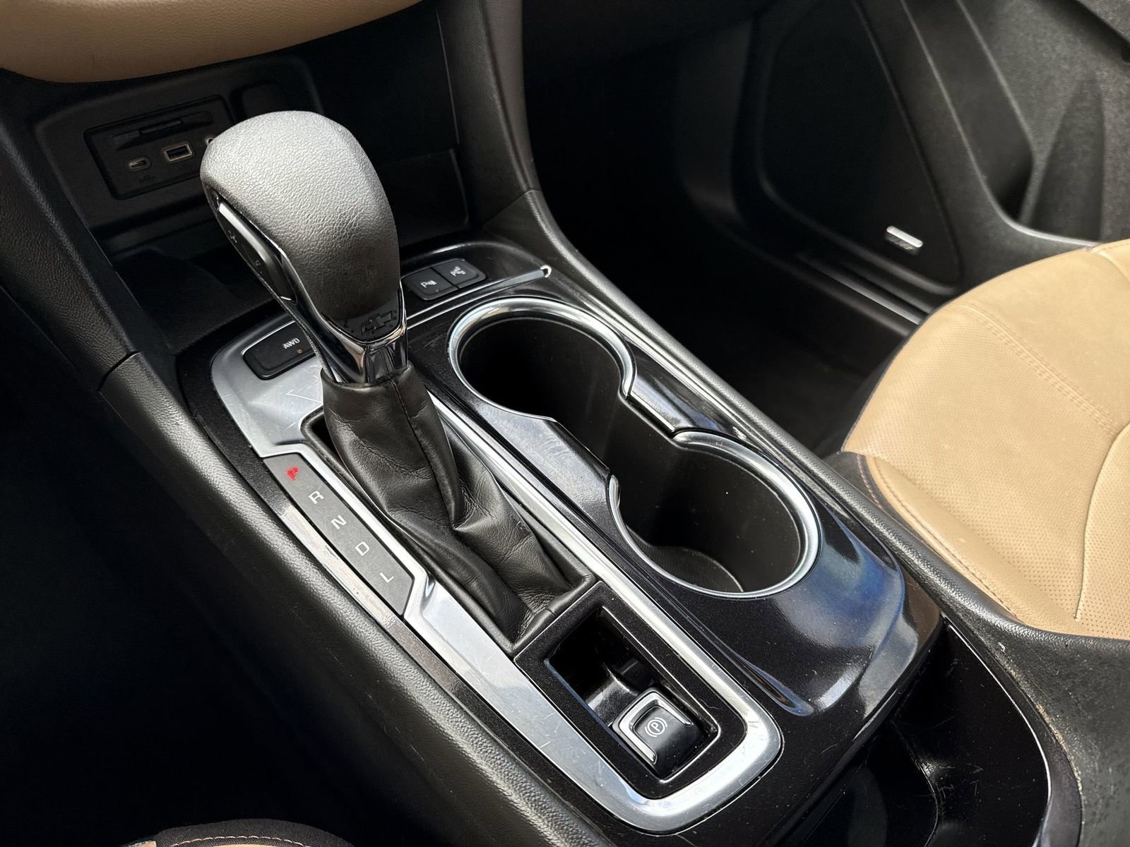 Used 2023 Chevrolet Equinox Premier image 21