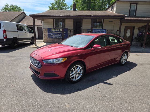 Used 2013 Ford Fusion SE FWD image 2