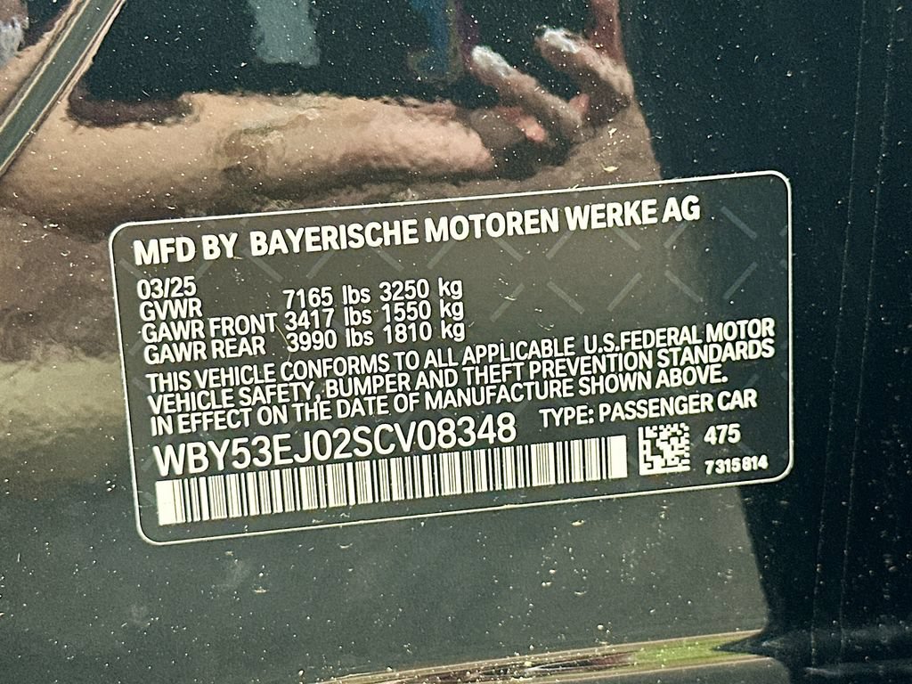 Used 2025 BMW i7 xDrive60 AWD/4WD image 35