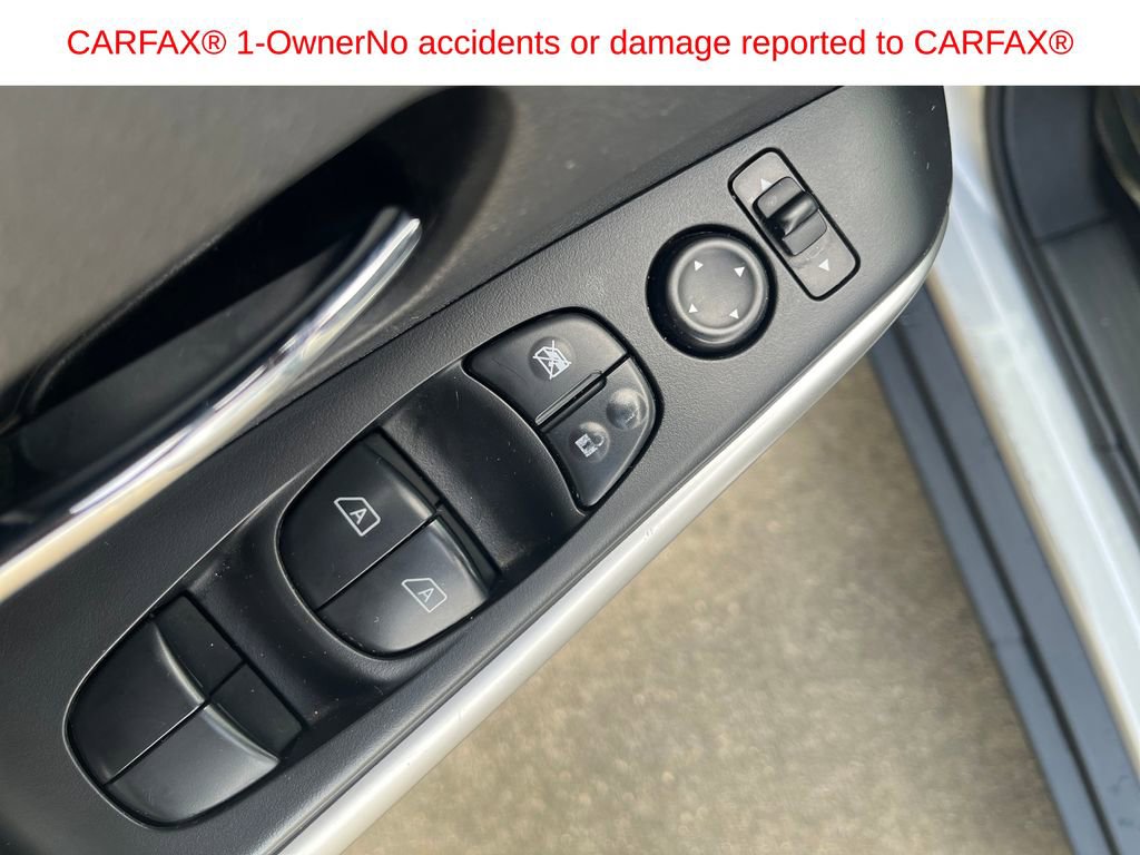 Used 2020 Nissan Kicks SR image 12