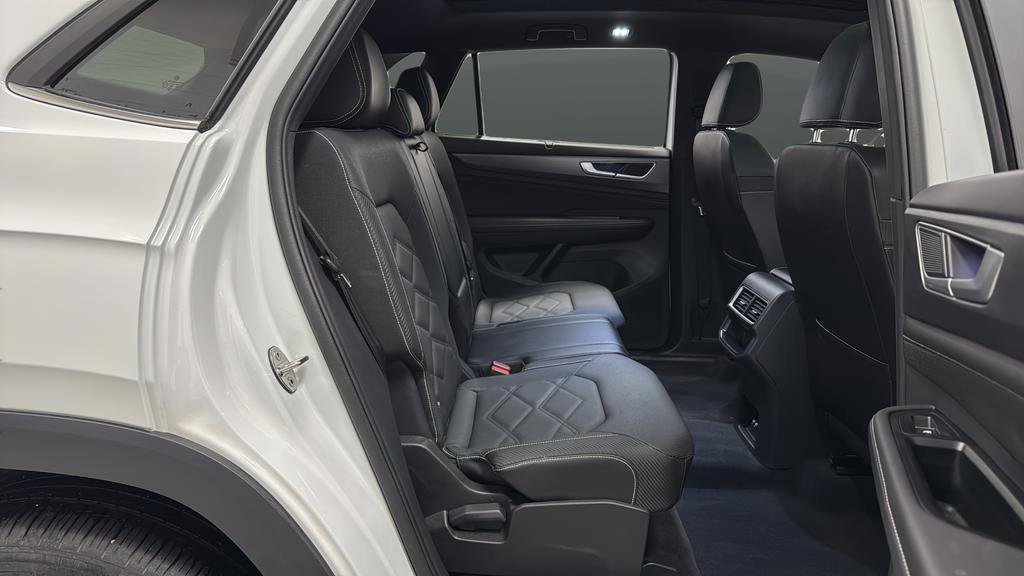 Used 2024 Volkswagen Atlas Cross Sport SE w/ Panoramic Sunroof Package AWD/4WD image 24