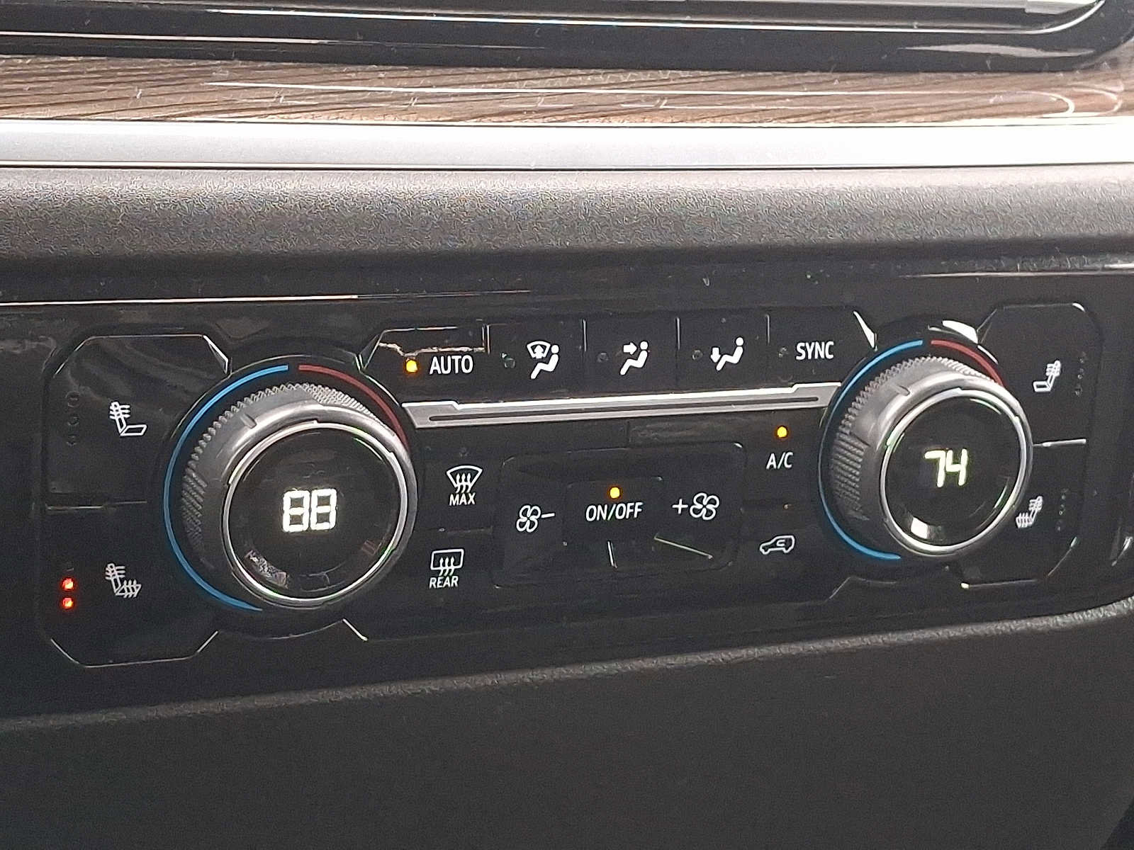 Used 2022 Chevrolet Silverado 1500 LT image 16