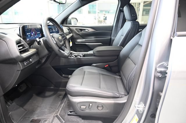 New 2027 Chevrolet Traverse LT w/ Driver Confidence Package FWD image 9