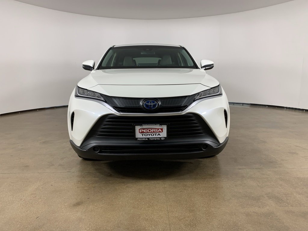 Used 2021 Toyota Venza LE image 2