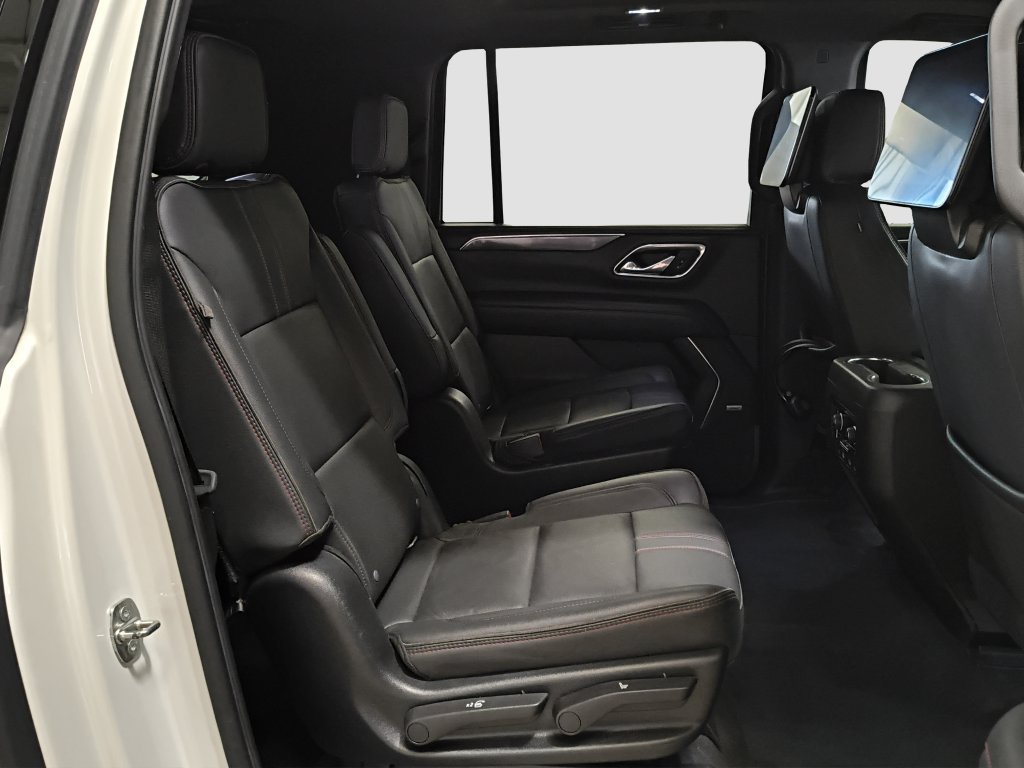 Used 2021 Chevrolet Suburban RST w/ Luxury Package AWD/4WD image 9
