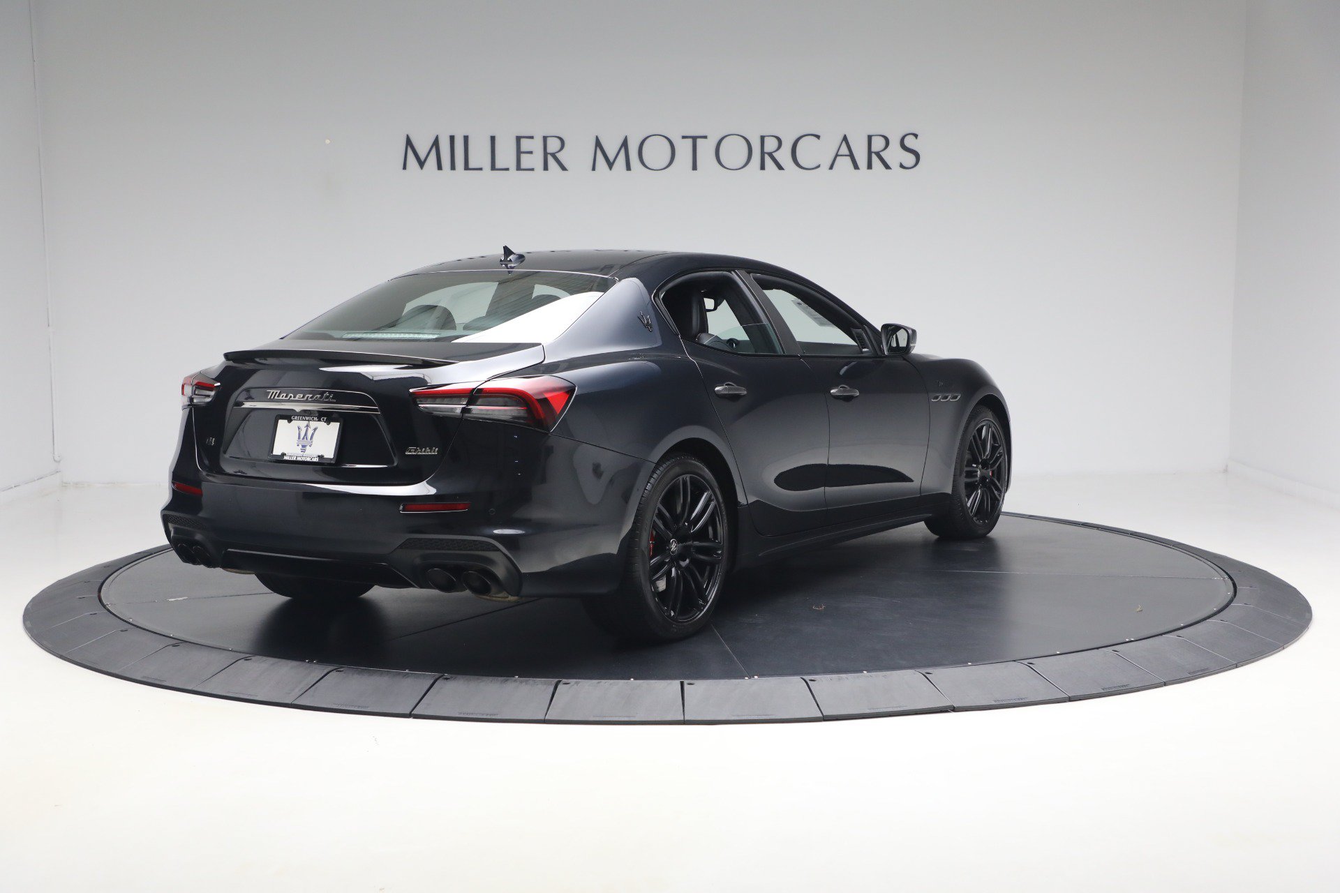 Certified 2023 Maserati Ghibli Modena Q4 AWD/4WD image 7