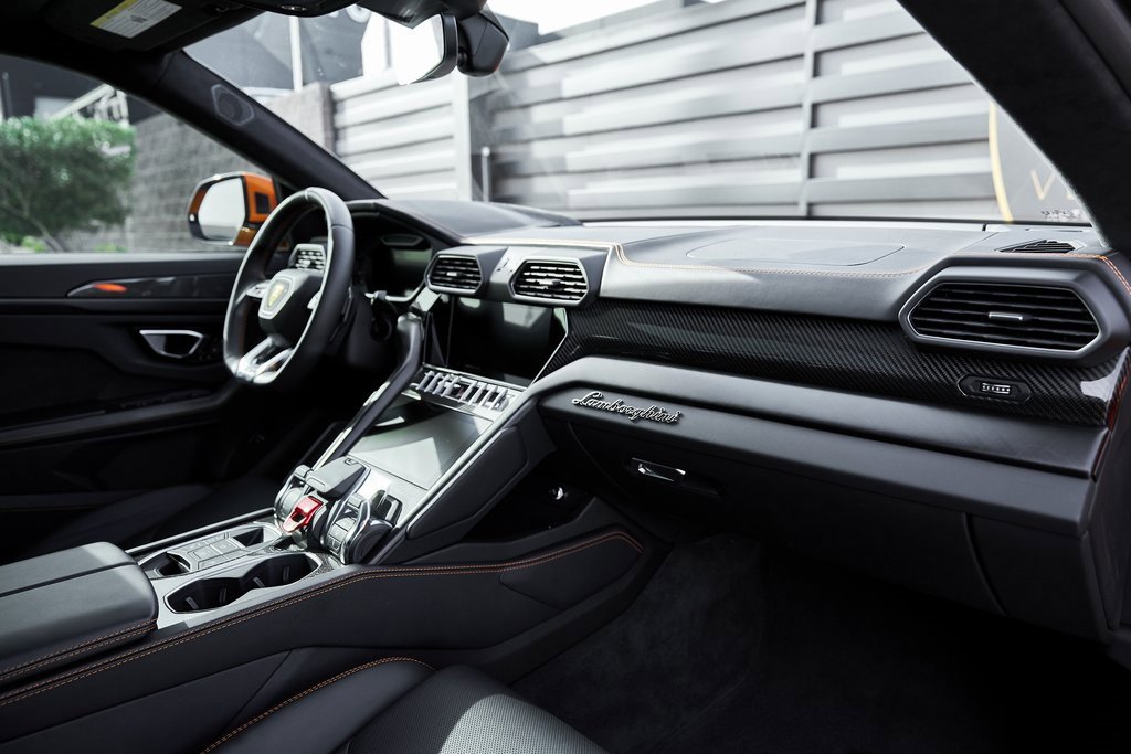Used 2022 Lamborghini Urus image 40