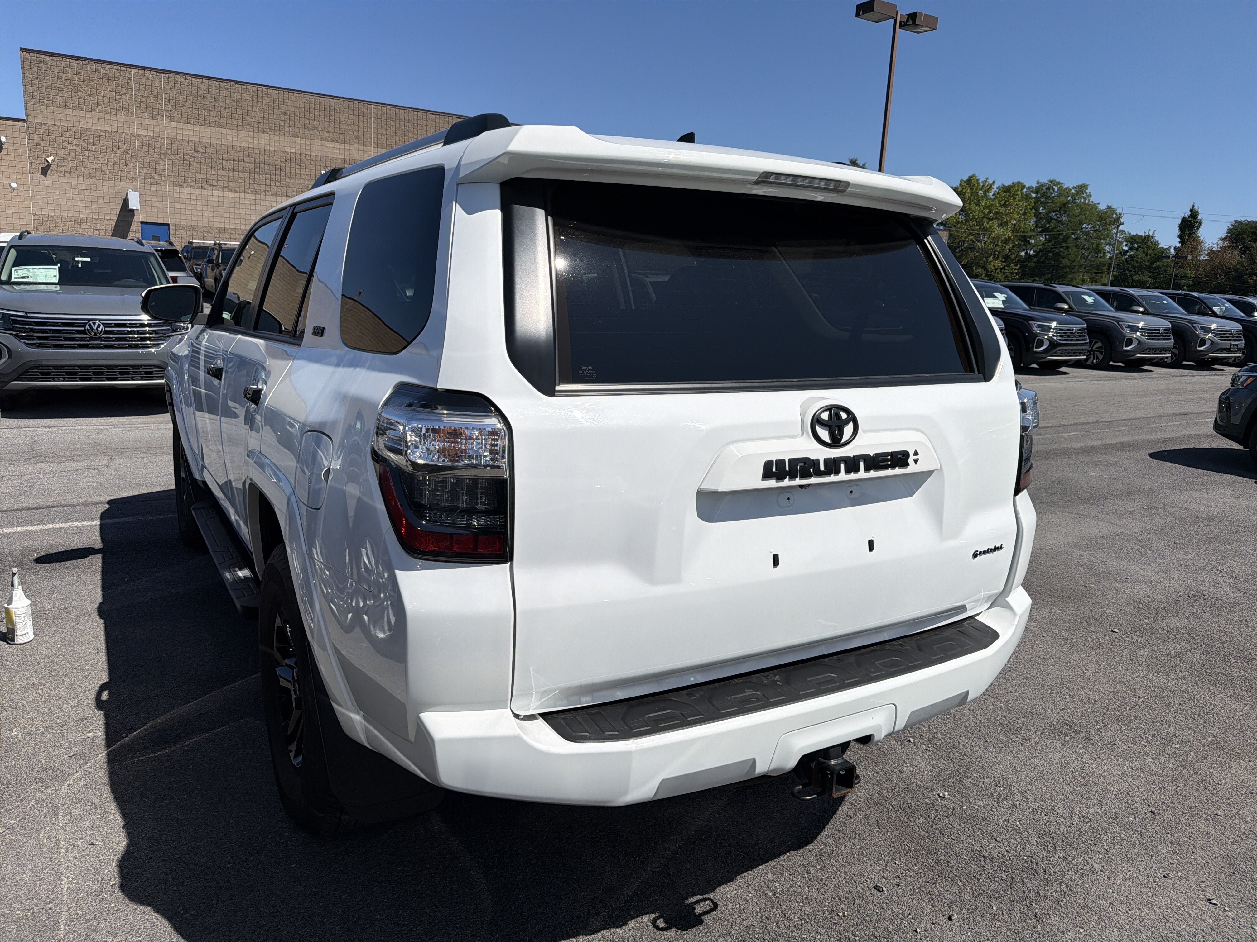 Used 2023 Toyota 4Runner SR5 Premium w/ Moonroof Package AWD/4WD image 5
