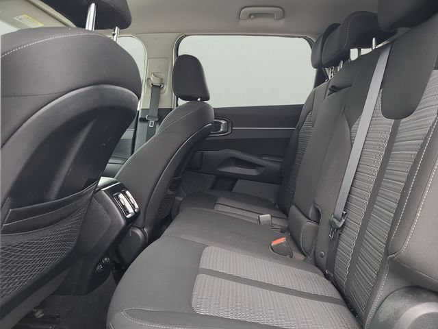 Used 2023 Kia Sorento LX FWD image 10