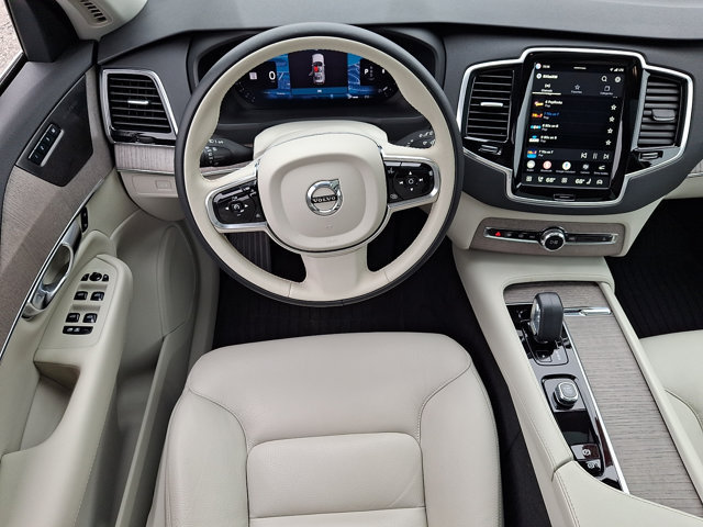 Used 2024 Volvo XC90 B5 Plus w/ Protection Package Premier AWD/4WD image 11