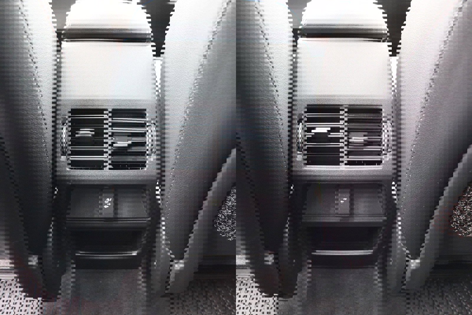 Used 2019 Jaguar E-PACE S image 40