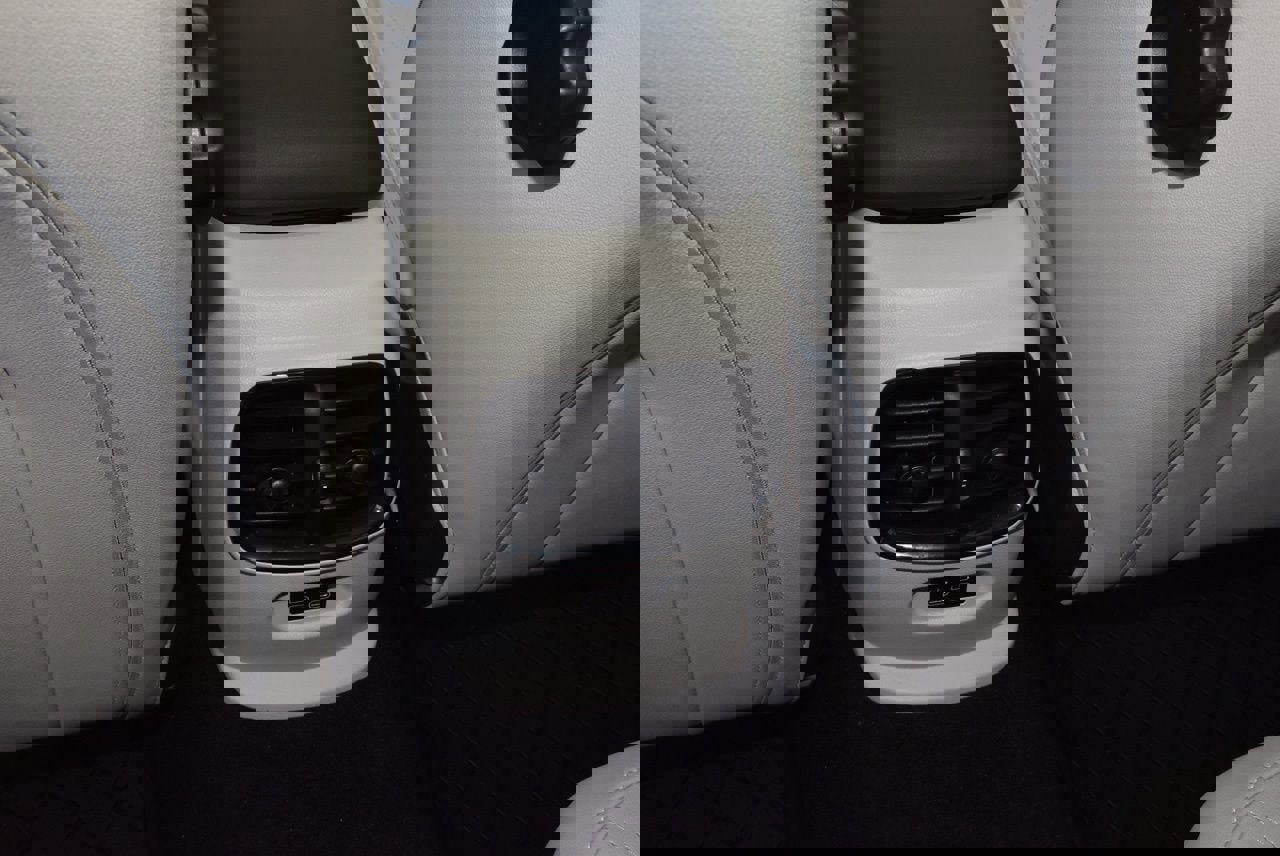 Used 2024 MINI Cooper Clubman S w/ Signature Upholstery Package FWD image 18