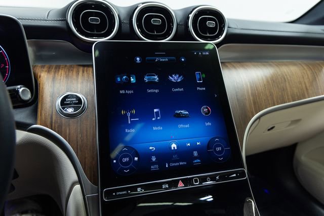 Used 2024 Mercedes-Benz GLC 300 4MATIC image 18