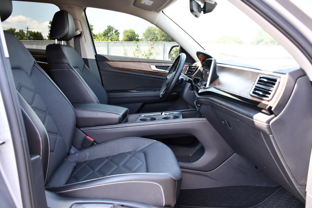 Used 2025 Volkswagen Atlas SE AWD/4WD image 28