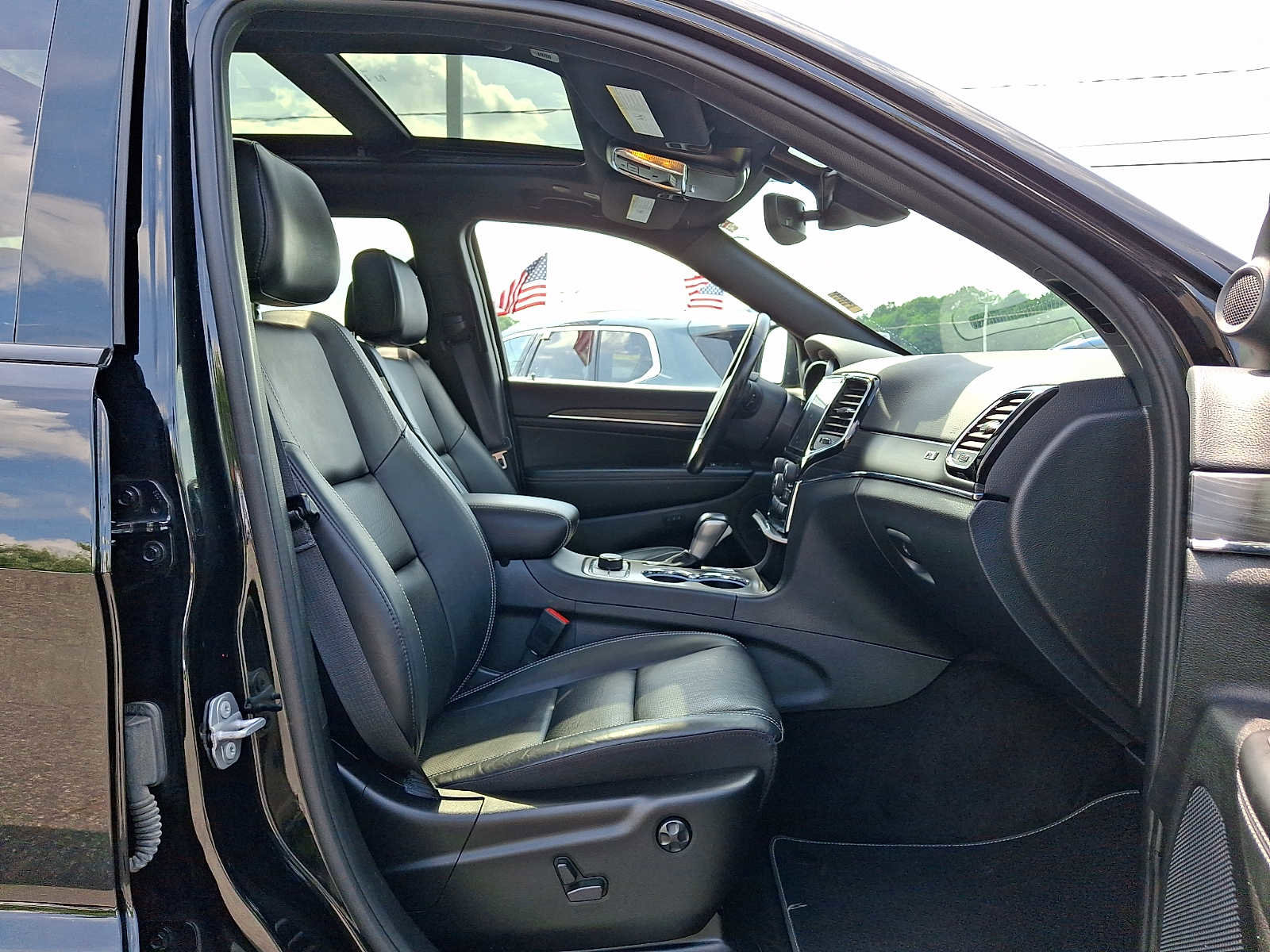 Used 2021 Jeep Grand Cherokee Limited w/ Quick Order Package 28K 80th AWD/4WD image 15