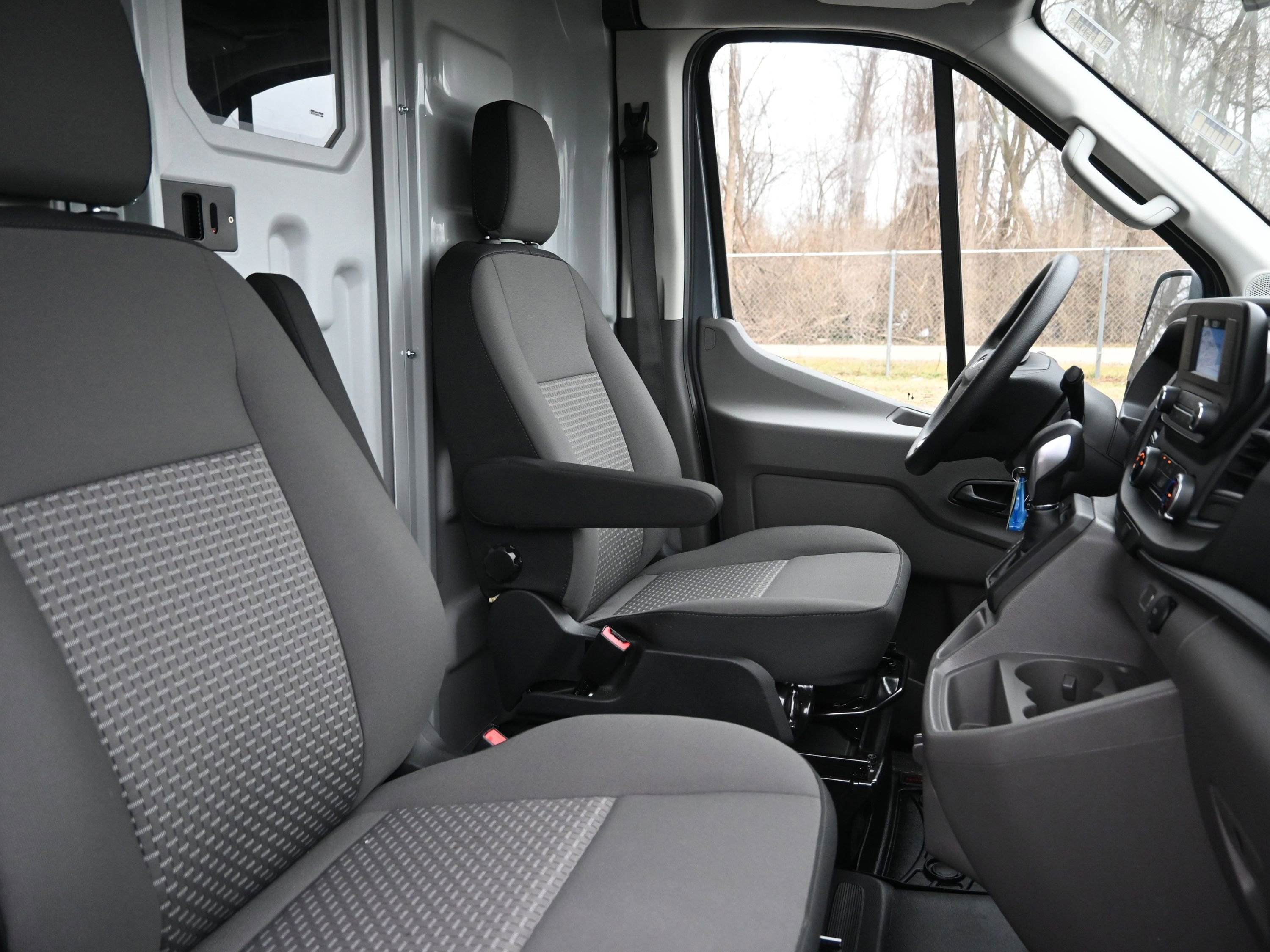 Used 2025 Ford Transit 250 148 Medium Roof Extended AWD image 9