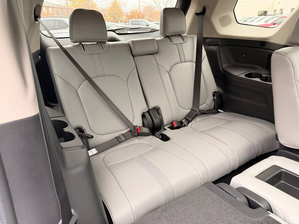 New 2025 Honda Pilot Touring image 17