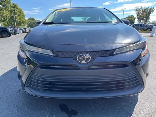 Used 2023 Toyota Corolla LE image 2