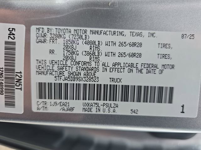 Used 2025 Toyota Tundra Limited image 34